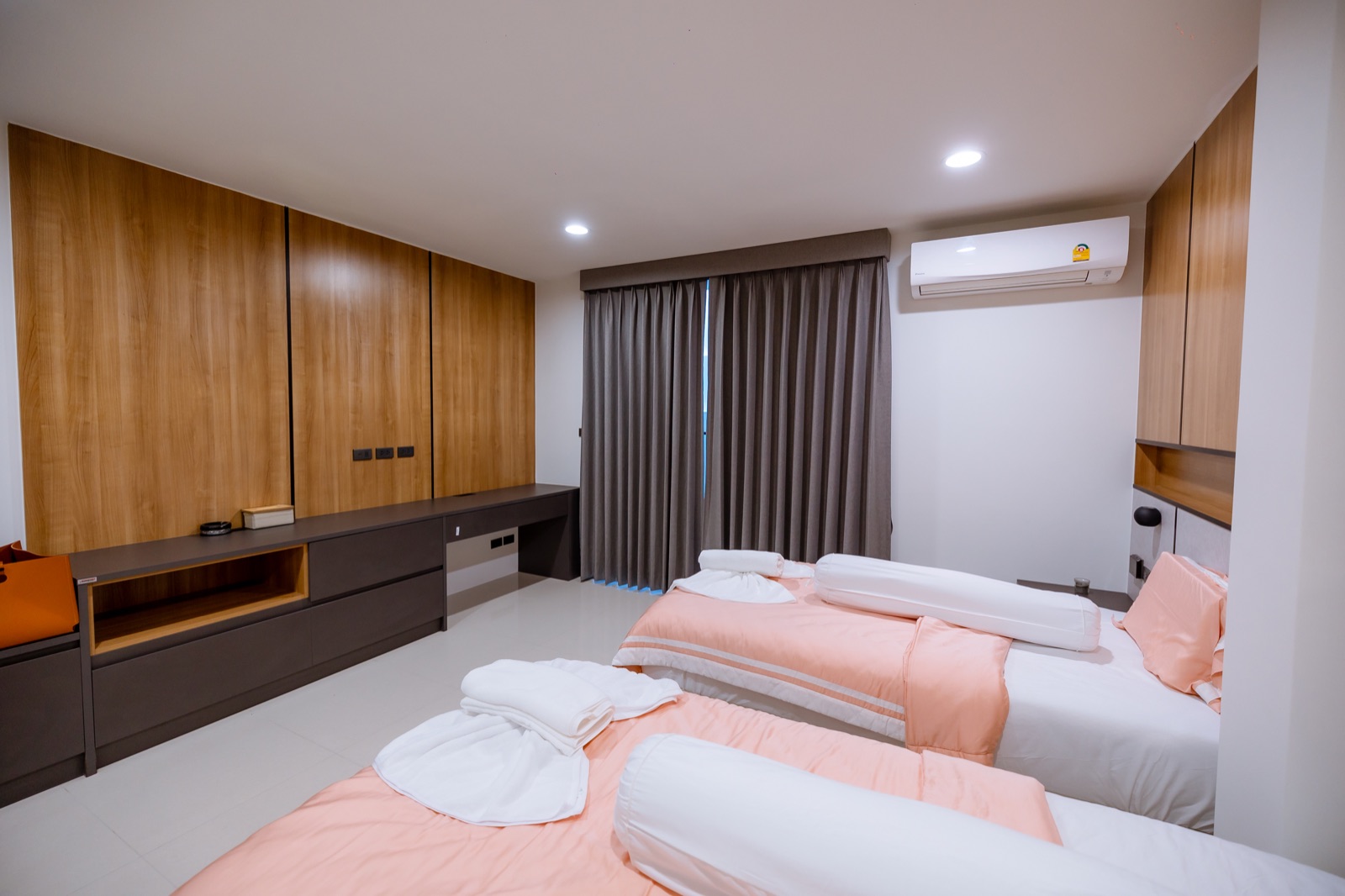Twin room 1